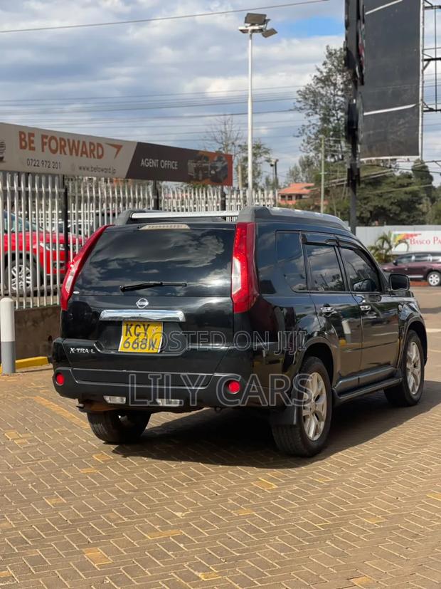 Nissan X-Trail 2012 Black