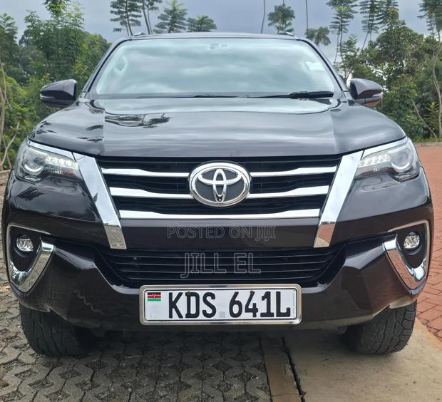 Toyota Fortuner 2.4 D AWD 2018 Burgundy