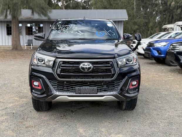 Toyota Hilux Revo Double Cab Deisel 2.4 AWD 2019 Black