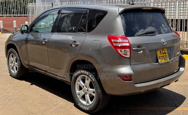 Toyota RAV4 2010 Gray