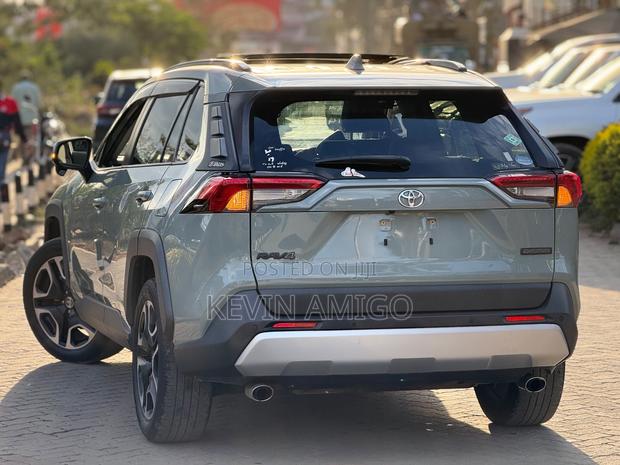 Toyota RAV4 Adventure 2019 Green