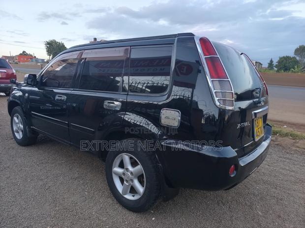 Nissan X-Trail 2.0 2005 Black