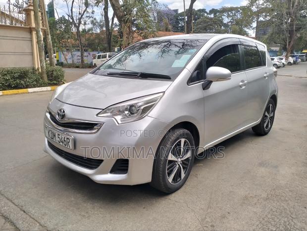 Toyota Ractis 2016 Silver