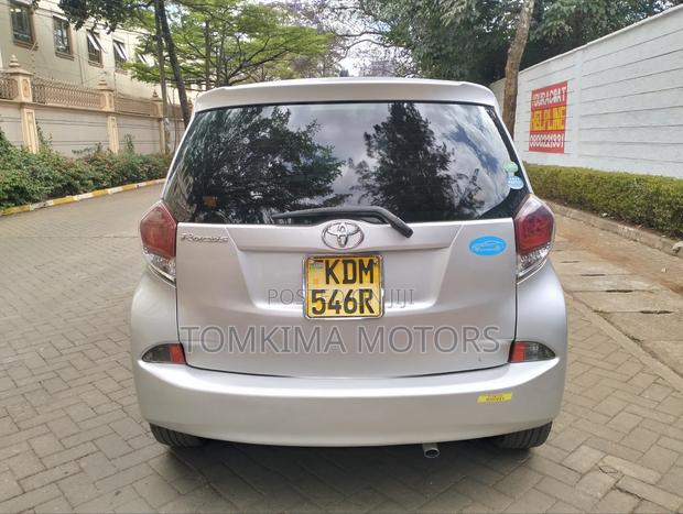 Toyota Ractis 2016 Silver
