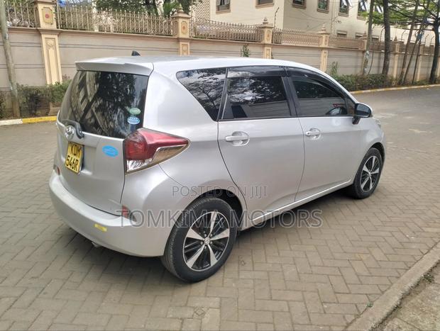 Toyota Ractis 2016 Silver