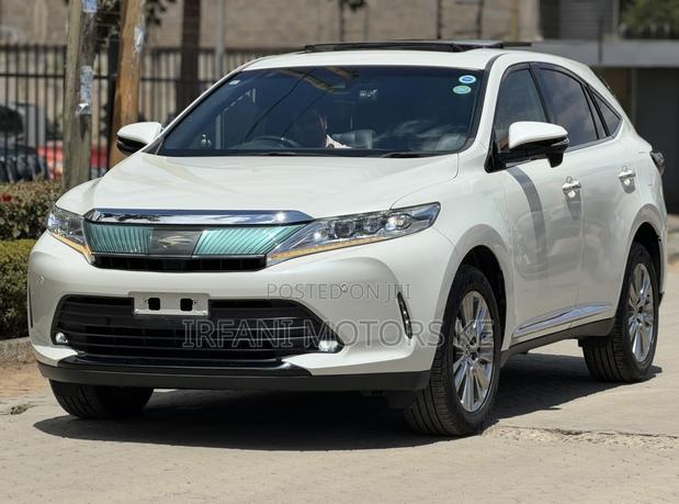 Toyota Harrier 2.0 2019 White