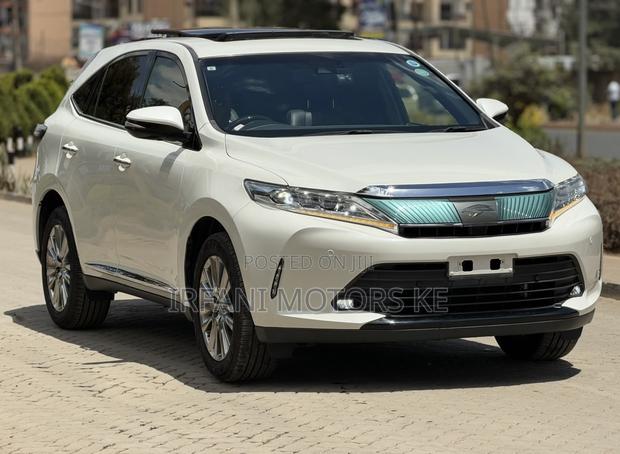 Toyota Harrier 2.0 2019 White