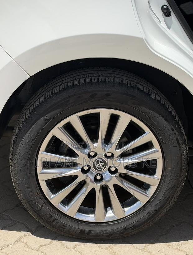 Toyota Harrier 2.0 2019 White