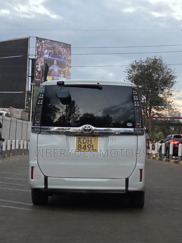 Toyota Voxy 2016 White