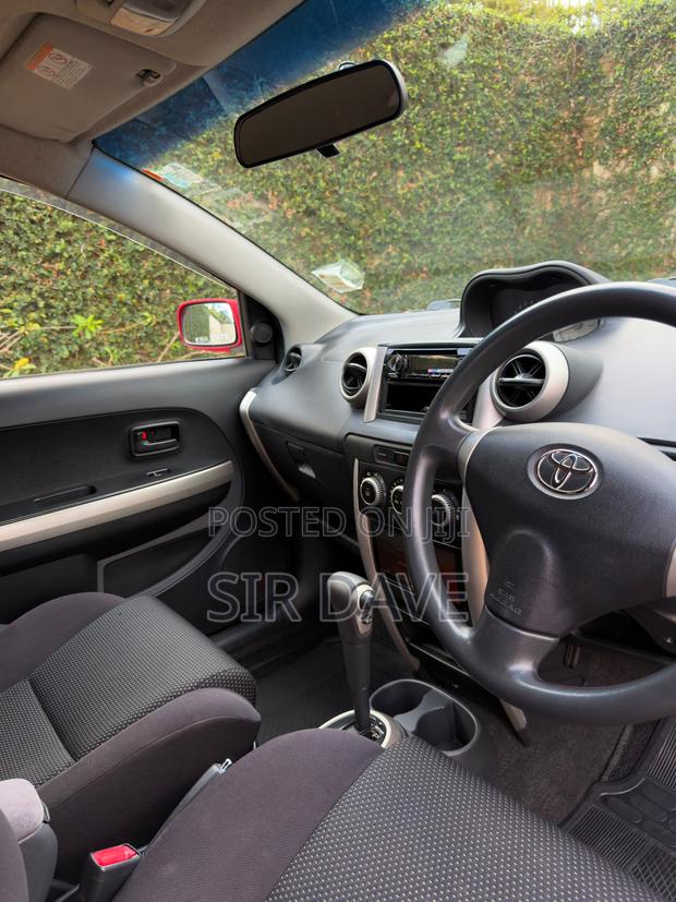 Toyota IST 2004 Red