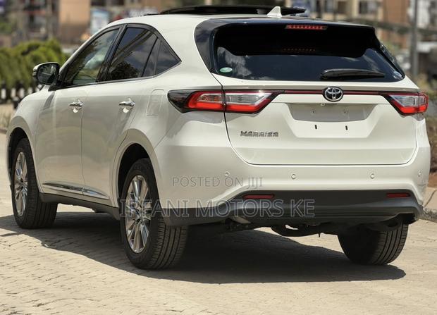 Toyota Harrier 2.0 2019 White