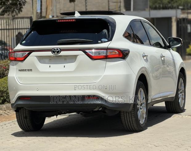 Toyota Harrier 2.0 2019 White