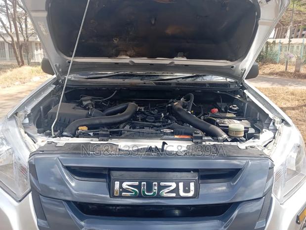 Isuzu D-MAX 2021 Silver