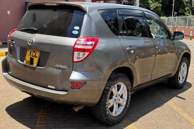 Toyota RAV4 2.5 2010 Gray