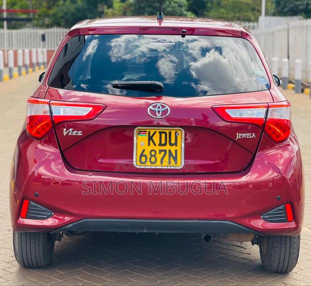 Toyota Vitz 1.3 FWD 5dr 2018 Red
