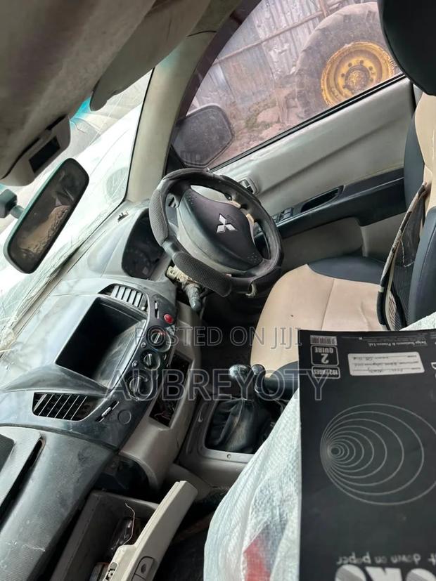 Mitsubishi L200 2015 White