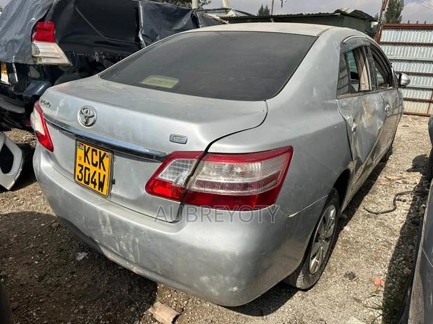 Toyota Premio 2010 Silver