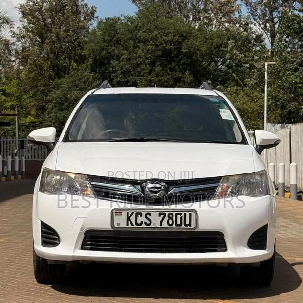 Toyota Corolla Fielder 1.5 Petrol FWD 2013 White