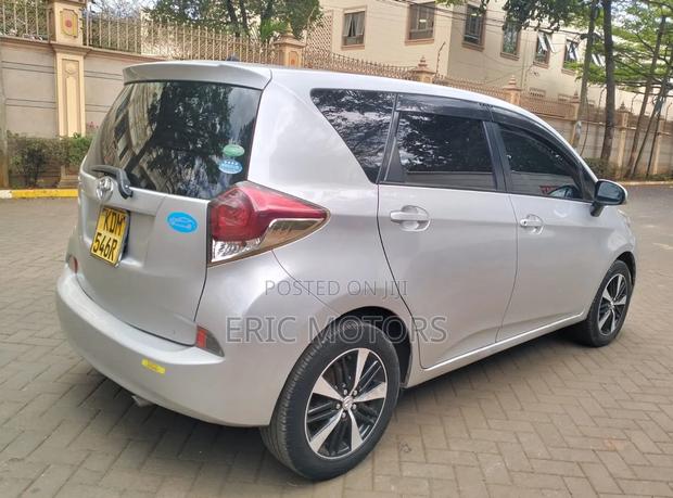 Toyota Ractis 2016 Silver