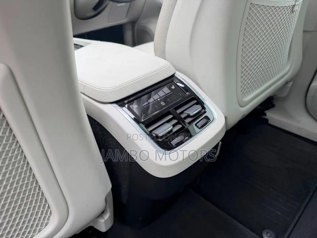 Volvo XC90 T5 Momentum 7 Passenger AWD 2020