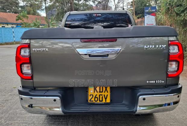 Toyota Hilux Revo Smart Cab Deisel 2.4 AWD 2021 Gray