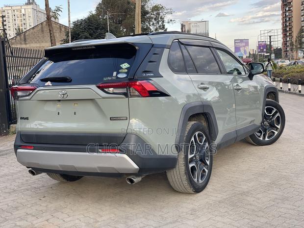Toyota RAV4 Adventure 2019 Green