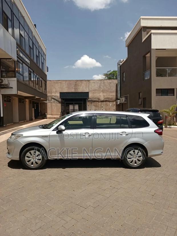 Toyota Corolla Fielder 2017 Silver