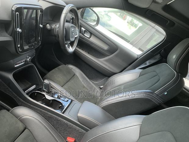 Volvo XC40 T3 Petrol FWD 2019 Pearl