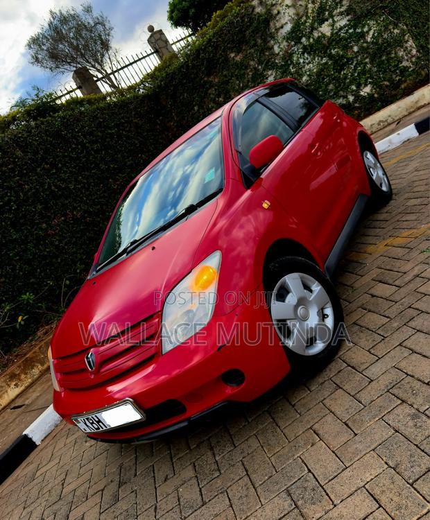 Toyota IST 2004 Burgundy