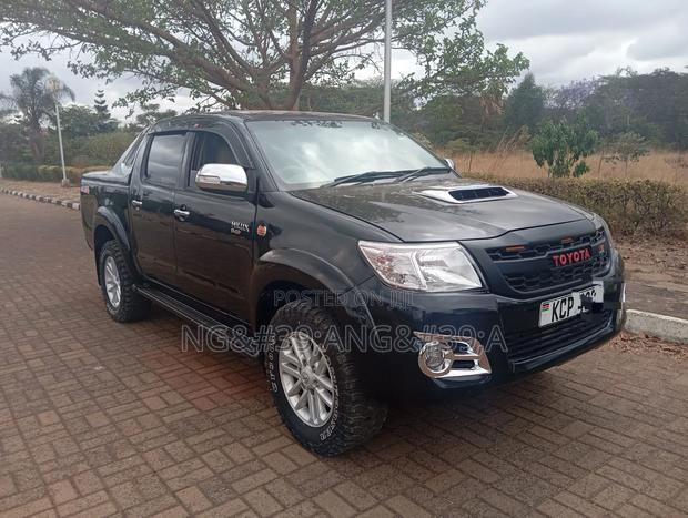 Toyota Hilux 2010 Black
