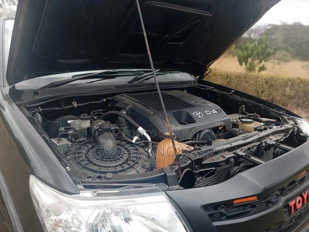 Toyota Hilux 2010 Black