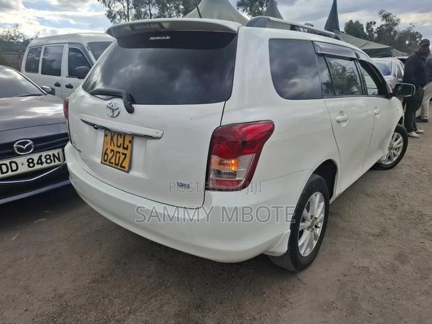 Toyota Corolla Fielder 1.5 Petrol FWD 2011