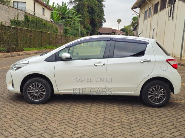 Toyota Vitz 1.3 FWD 5dr 2019 Pearl