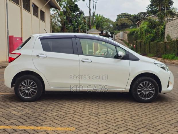 Toyota Vitz 1.3 FWD 5dr 2019 Pearl