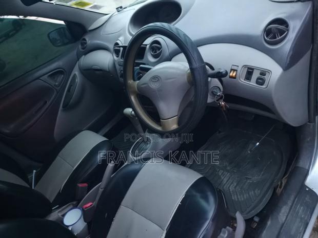 Toyota Platz 2005 Silver