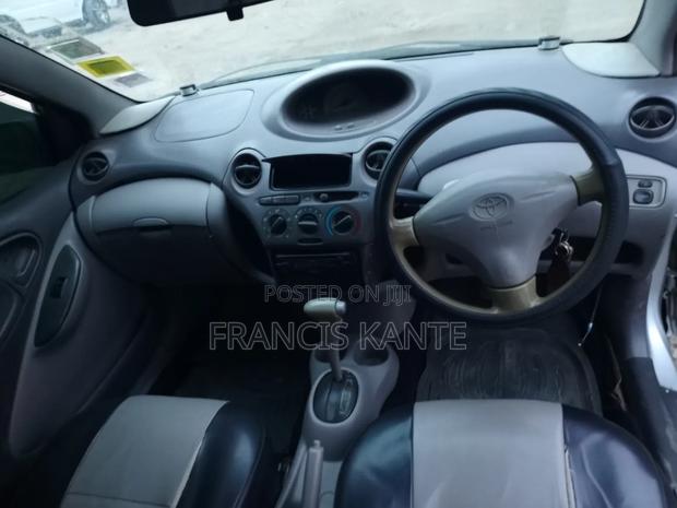 Toyota Platz 2005 Silver