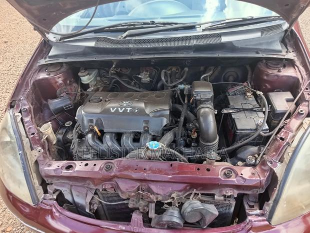 Toyota Vitz 2002 Maroon