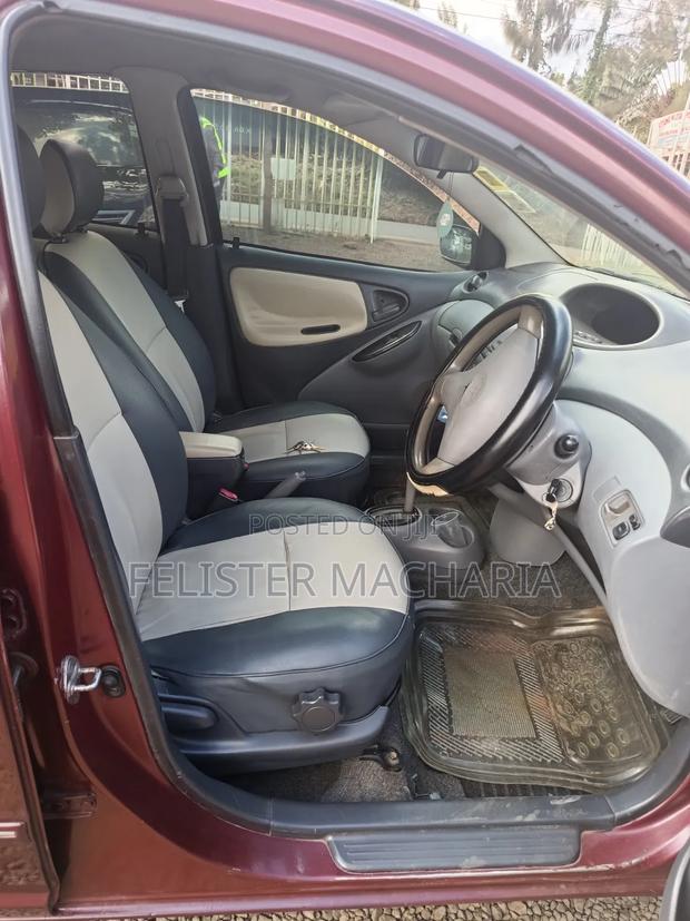 Toyota Vitz 2002 Maroon