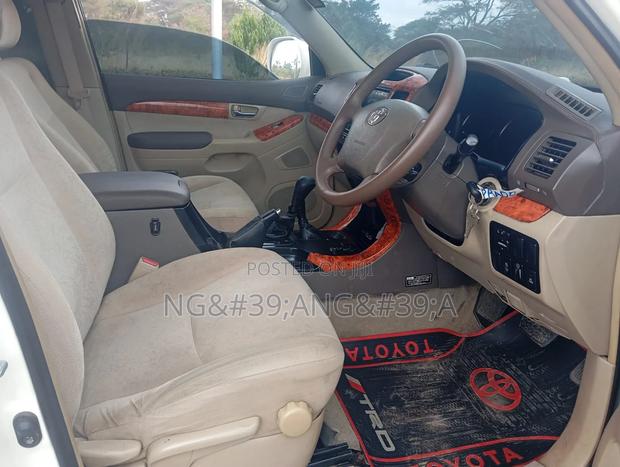 Toyota Land Cruiser Prado 2006 White