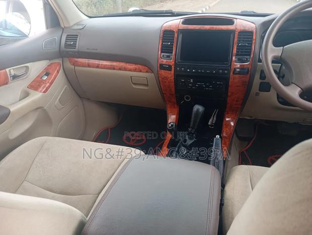 Toyota Land Cruiser Prado 2006 White