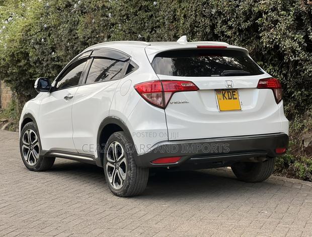 Honda Vezel 1.5 2WD 2014 White