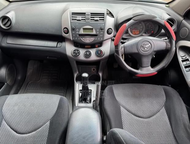 Toyota RAV4 2.0 VVT-i 2008 Silver