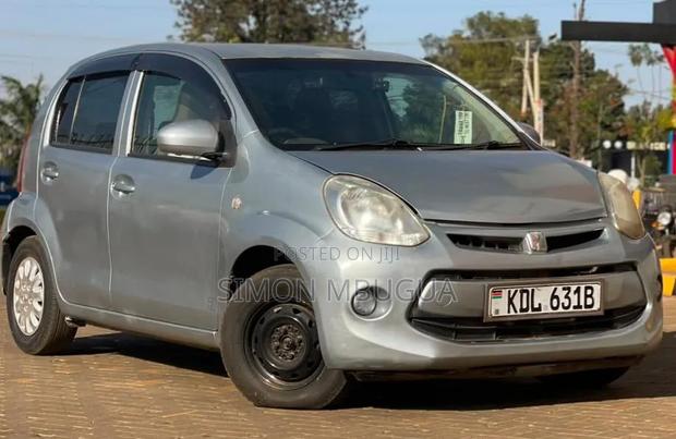 Toyota Passo 2016 Silver