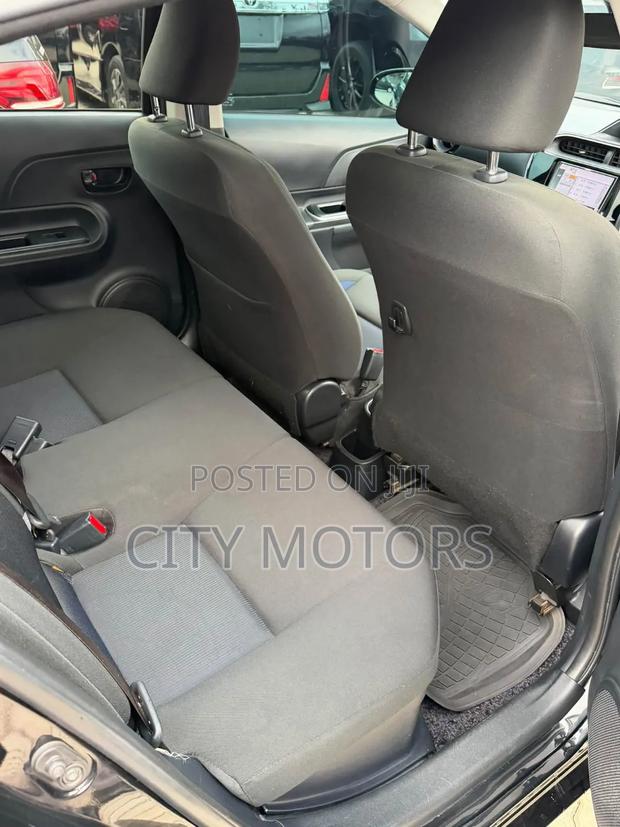 Toyota Aqua 2018 Black