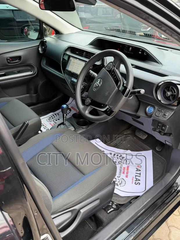 Toyota Aqua 2018 Black