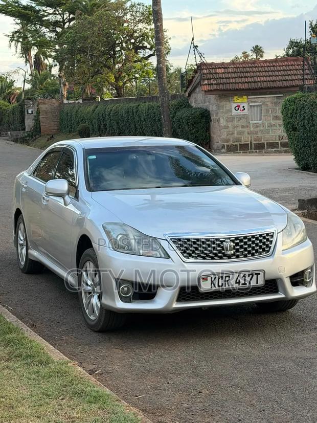 Toyota Crown 2012 Silver