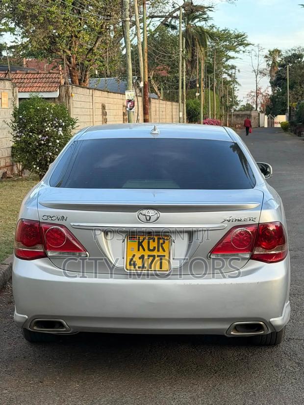Toyota Crown 2012 Silver