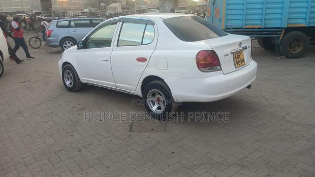 Toyota Platz 2005 White
