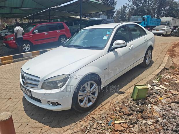 Mercedes-Benz C200 2009 White