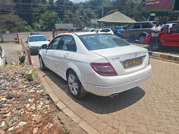 Mercedes-Benz C200 2009 White